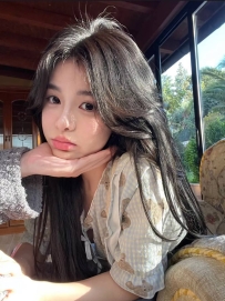💋  暖暖  163.B+.46.21歲  有著一張可愛的臉蛋