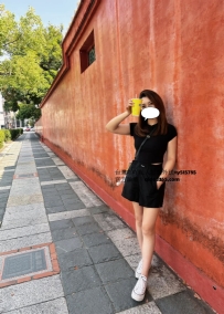 欣桐：158.C.47.28歲  很淫蕩 很色 欲望大