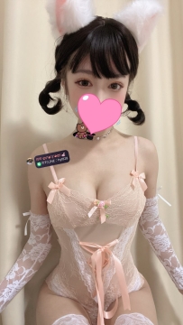 玲玲:157.D.46.22歲  天然大奶柔軟 皮膚白皙   胸型漂亮 配合度高
