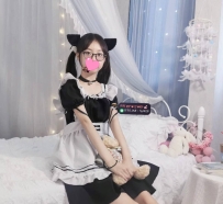伊洛:158.C.45.23歲   软萌学生妹・清纯又撩人