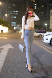 依潔：168.C.47.25歲  辦公OL  模特的身材  皮膚白 性愛技巧也很多