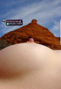 哈哈 好像丫  這麼漂亮的奶奶有寶寶想吃嗎  想吃就來密吖吧