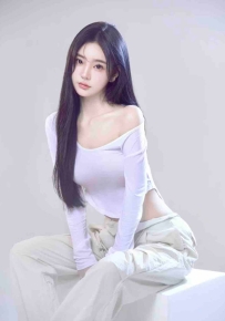 🌺 菜々子：身長165cm、