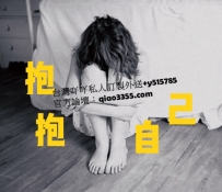 成年人的世界  心裡兵荒馬亂     嘴上一言不發  眼睛裡看盡人間滄桑