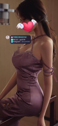 🌸 Xixi: 5'5", E cup, 27 years old