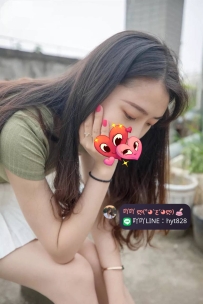 林雪薇：160.C.45.23歲  嬌小骨感妹妹  身材外貌一級棒