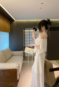 知夏  170.D.47.27歲  身材 外貌 顏值都是超頂的模特  可提前一天預約