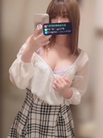 🌸 風止：162.C.48.23歲    料金：60分 35.000円   年轻小学妹，妖娆妩媚，身材非常棒
